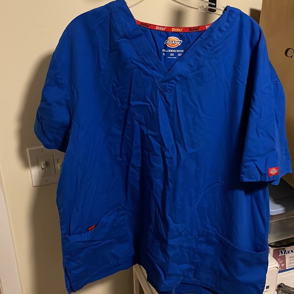 Dickies 2XL Royal Blue plus size scrub top. - Picture 2 of 5